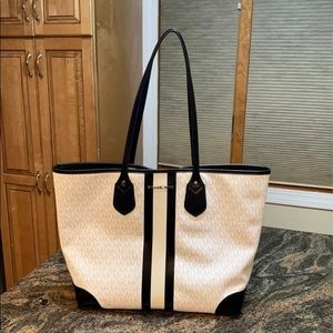 Michael Kors like new large tote